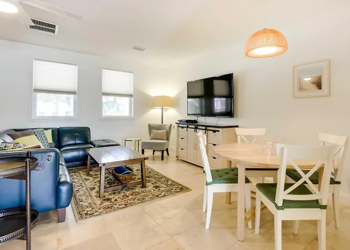 St Augustine Cottage With Fire Pit - Walk To Pier!