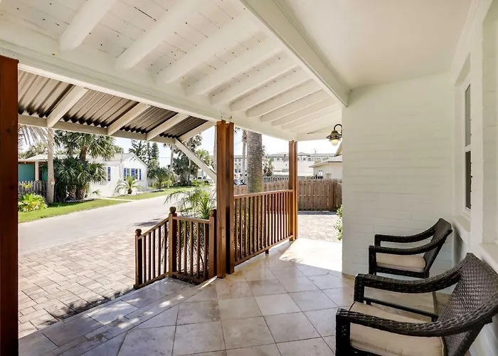 St Augustine Cottage With Fire Pit - Walk To Pier!